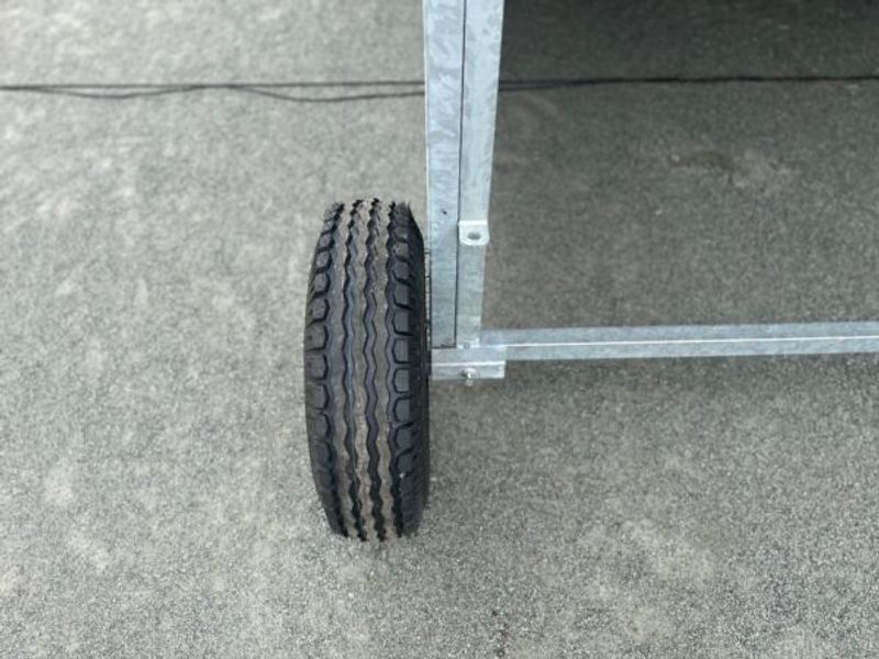 Leskur, liggehall, løsdrift til hest (Contryhus)